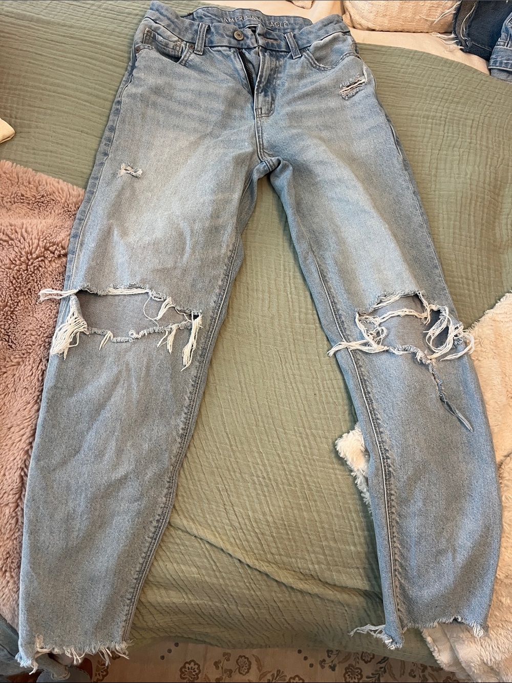 American Eagle Outfitters Light Blue Distressed Boyfriend Jeans
